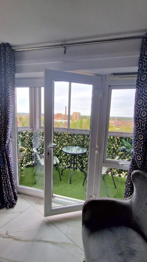 Two Bed Apartment With Balcony Slough,Windsor,Legoland 外观 照片