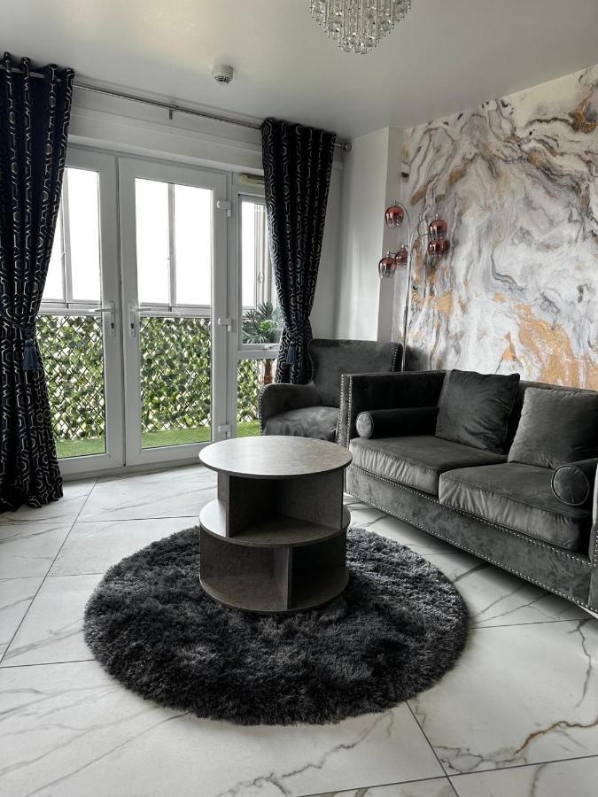 Two Bed Apartment With Balcony Slough,Windsor,Legoland 外观 照片